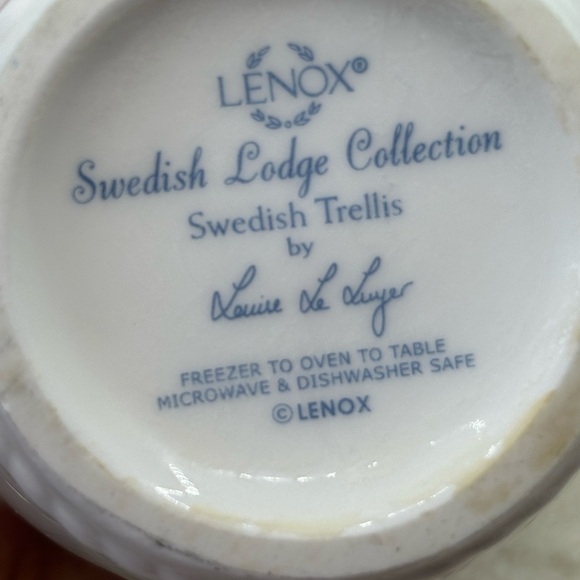 Lenox Swedish Trellis mug. - Picture 4 of 10